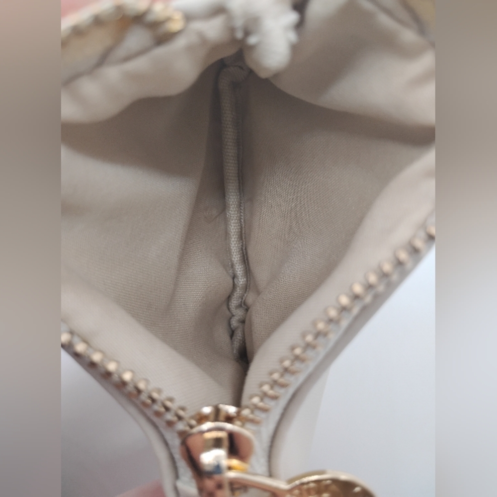 Valentino Orlandi Cream Pouch Keychain with Gold Accent BNWOT - Picture 5 of 5